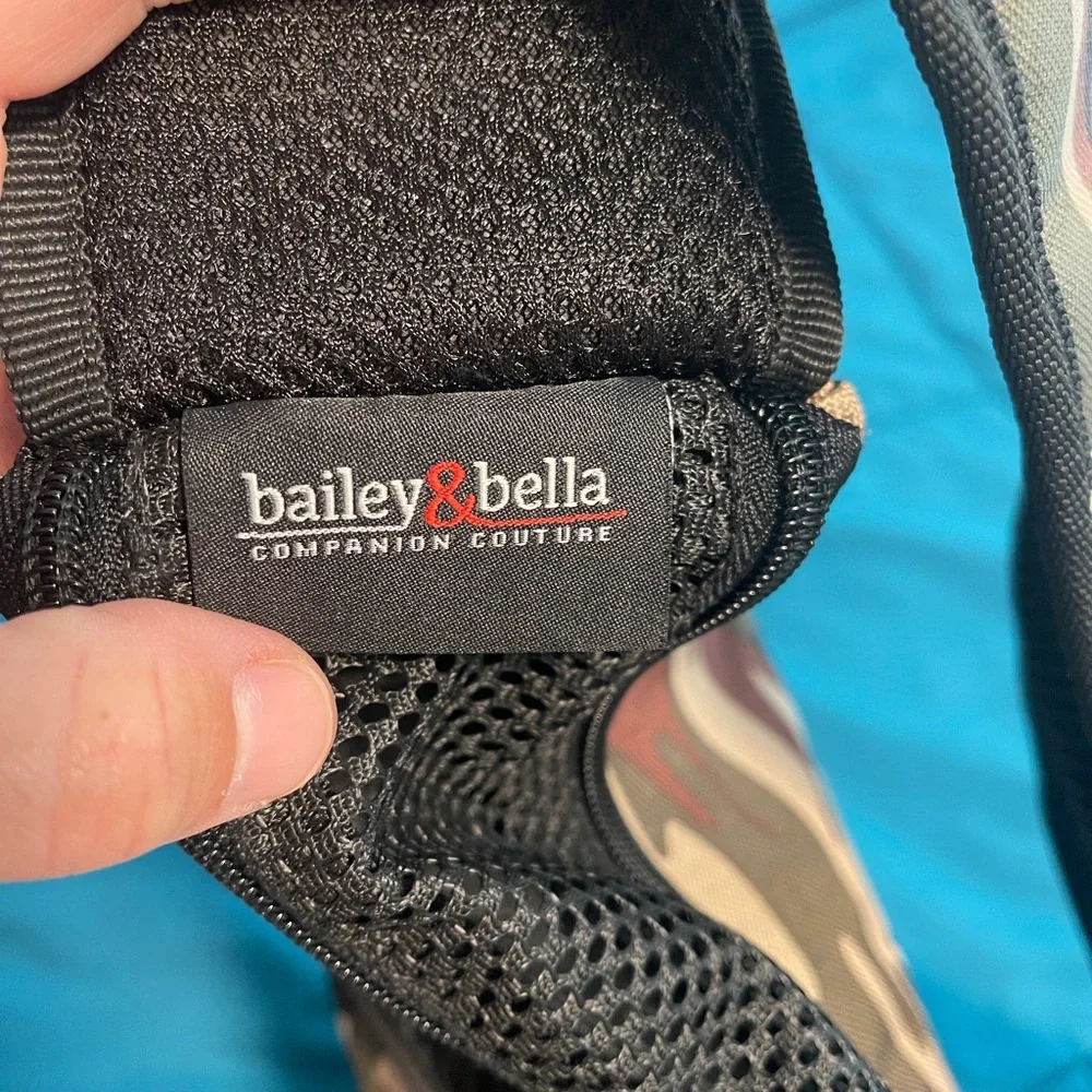 Bailey & Bella pet sling carrier
